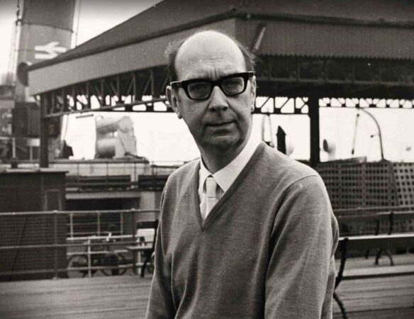 Analysis of Philip Larkin's I Remember I Remember